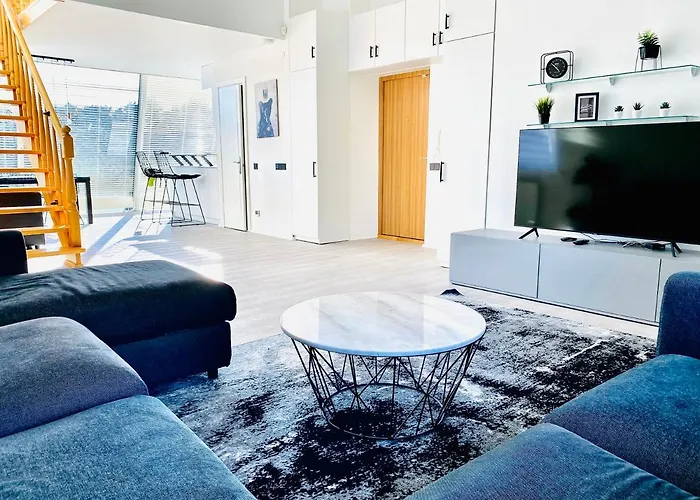 Panoramic View Ph By The Sea דירה