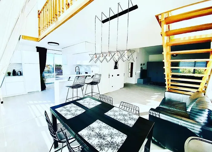 Panoramic View Ph By The Sea * פלאנגה