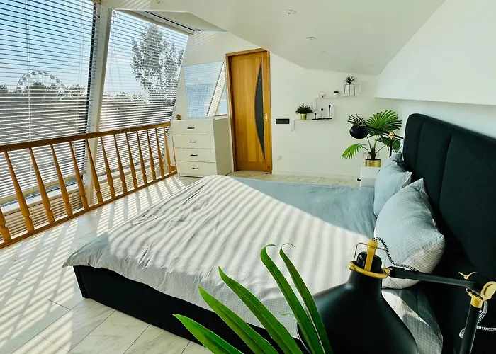 Panoramic View Ph By The Sea *